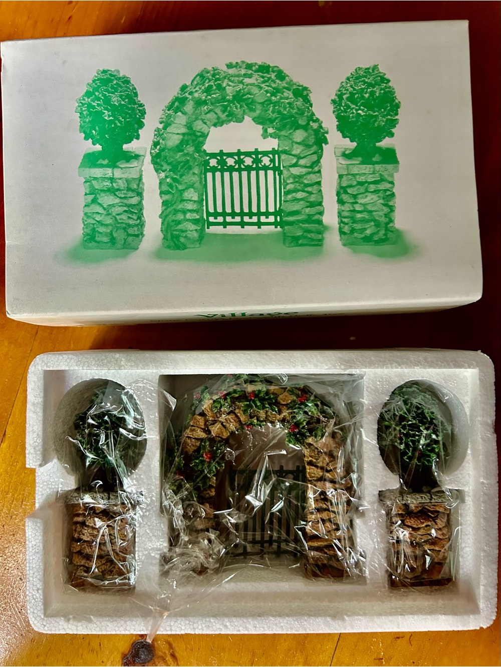 Department 56 Holiday Arch and Topiary Set with Gate